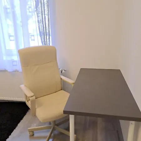 Mm *